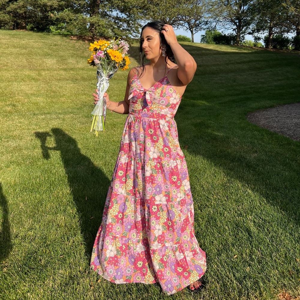 Francesca’s Tie Front Floral Maxi Dress